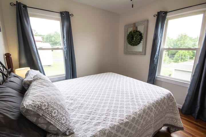 Master bedroom with queen bed and memory foam mattress 