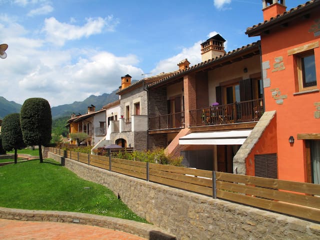 Sunny cottage in the Vall d'en Bas in La Garrotxa