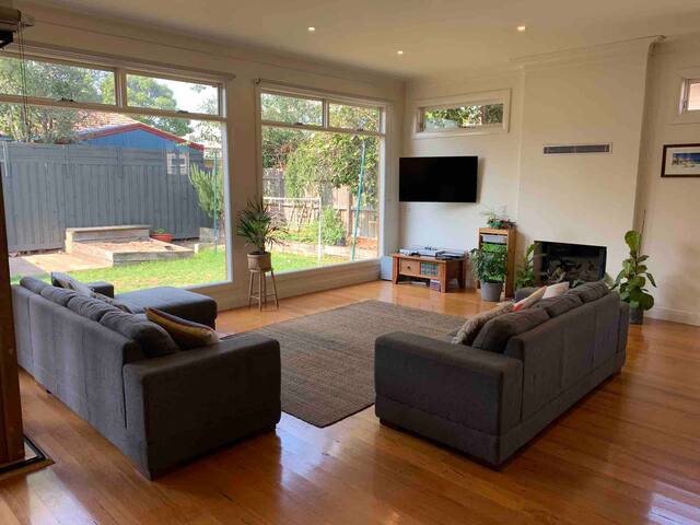 Family Home 7km to CBD gallery image 3