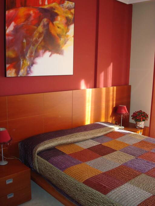 Habitación principal, con baño en suite. (Cama 1.50 mts)