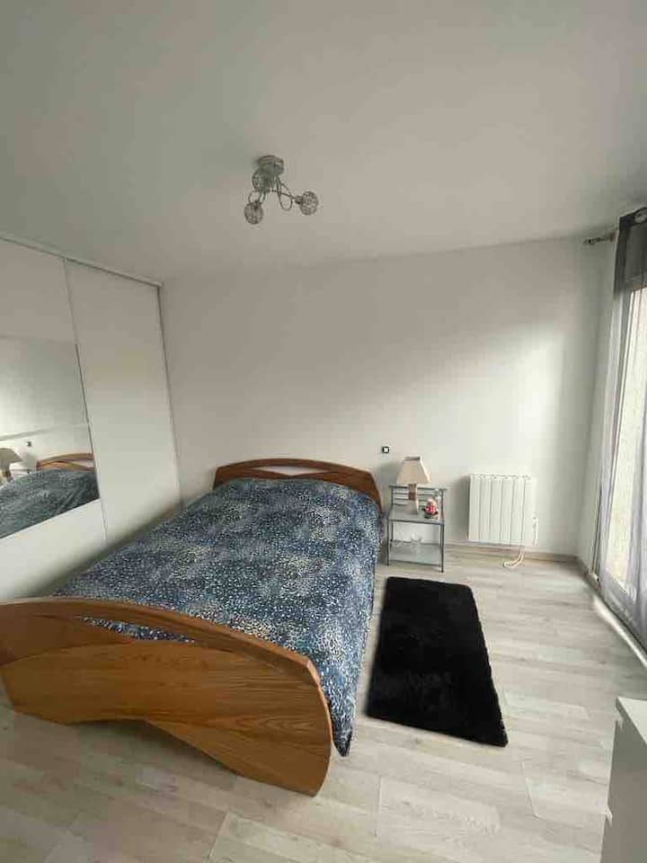 Double bedroom + private bathroom and toilet