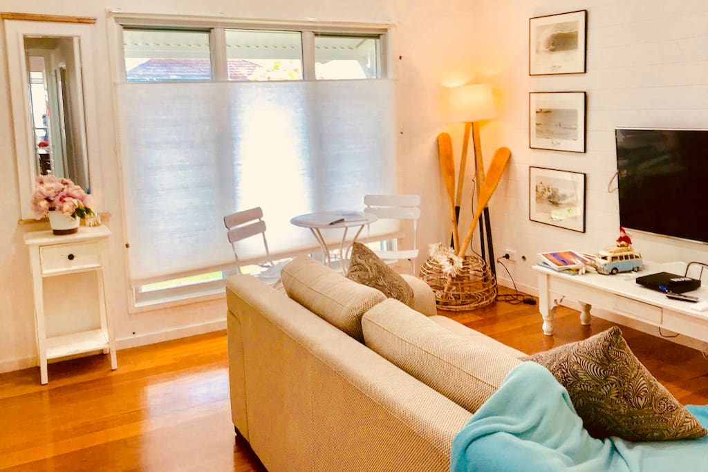 lounge & tv room