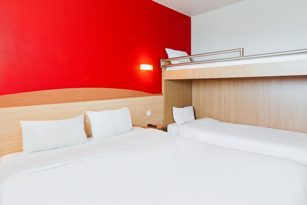 Chambre 4 personnes lits superposés