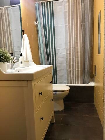 Big Apartment with Terrace! 5 Rooms. gallery image 5