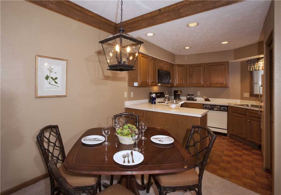 Dining & Kitchen