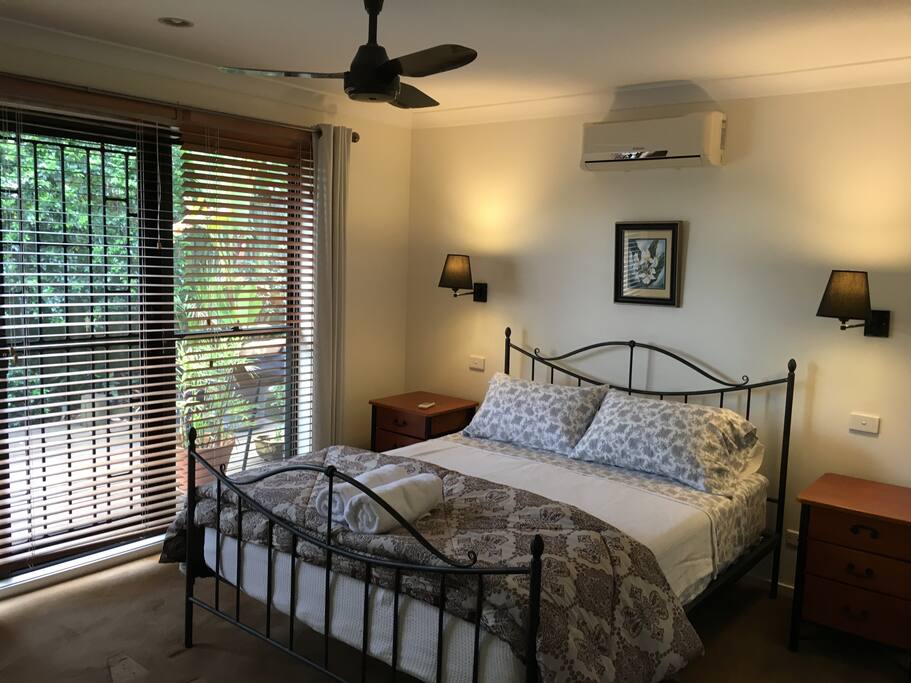 Main Queen bedroom with air
conditioning