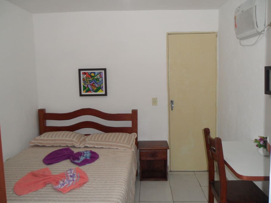 Loft Decorado, cama de casal, ar condicionado, mesa de apoio