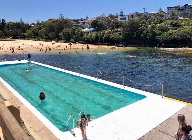 Clovelly lux Beachfront | 25m to Ocean • Sleeps 6 gallery image 2