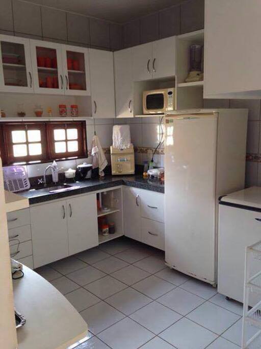 Cozinha, com todos os utensílios