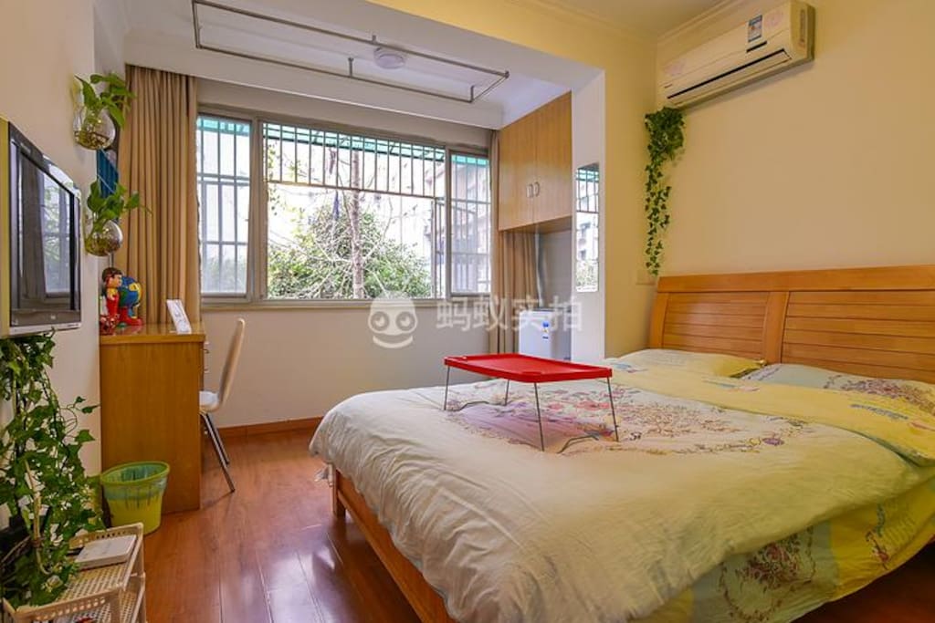 bedroom/大开窗采光,明亮整洁的卧室