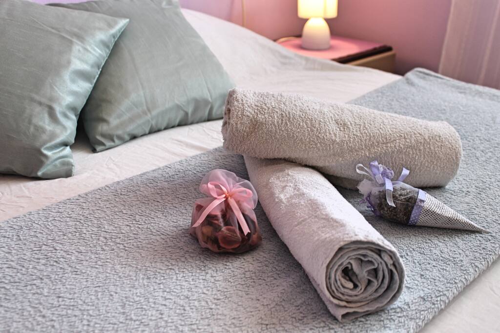 bedroom1