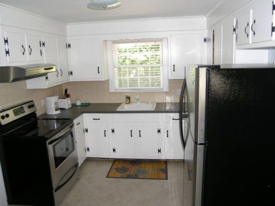 Kitchen with dishwasher