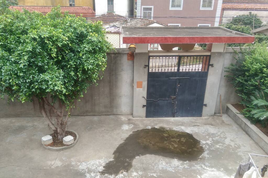 大宅前園。