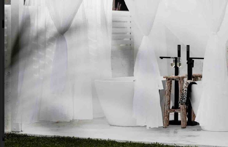 Bungalow – Luxury Beach House – Cervantes WA gallery image 2