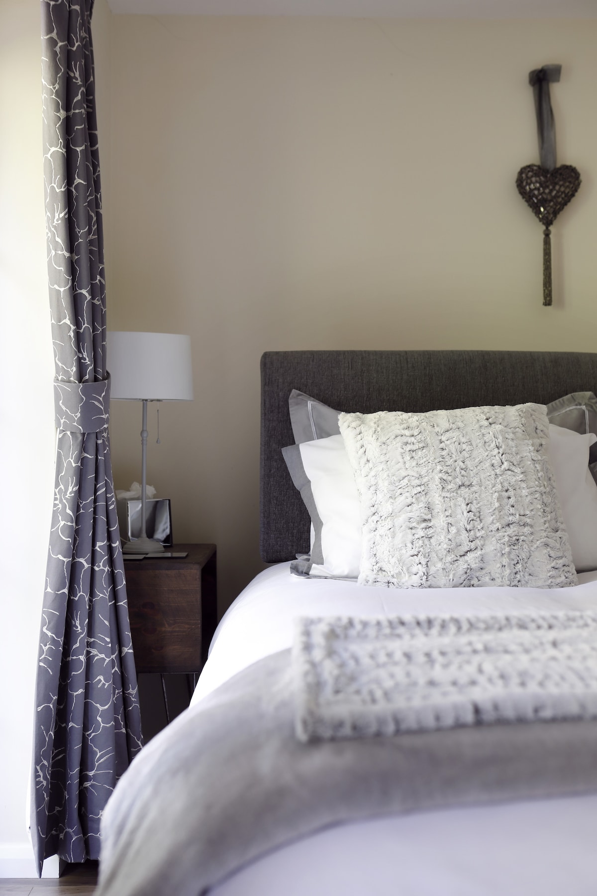 Спалня 1 с лукс, висококачествено легло тип „Супер Кинг“