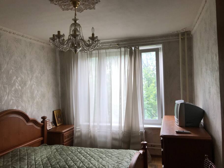 Спальня с двухместной кроватью