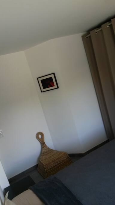 Chambre avec lit 140*190