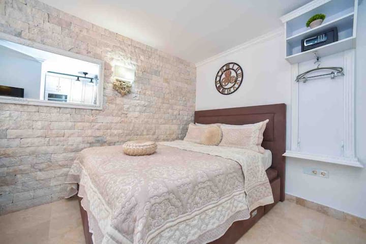 ☆NEW modern & bright OLD TOWN apartment☆near beach