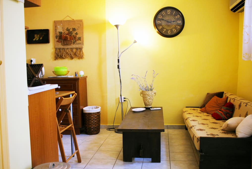 living room/ kitchen