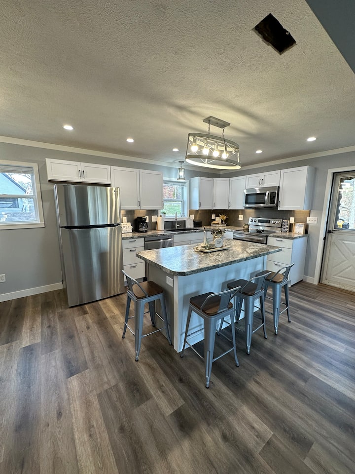 2 bed/2 bath+pull out couchSleeps 6 Houses for Rent in Marion