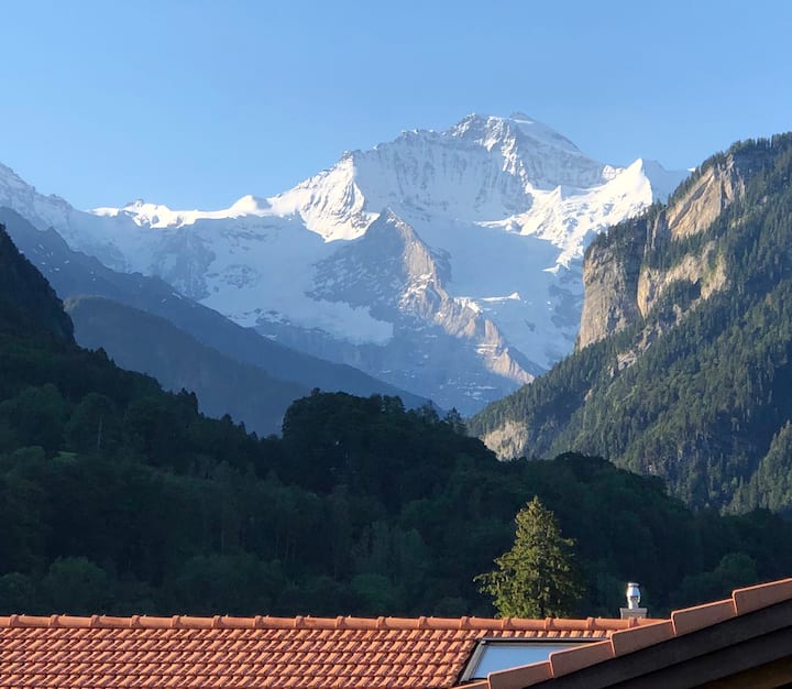 S&P Mountain View Swiss Holiday