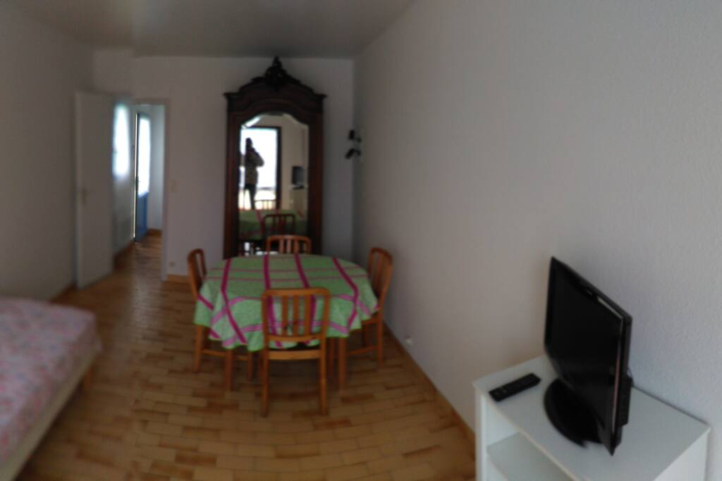 Vue panoramique de séjour.