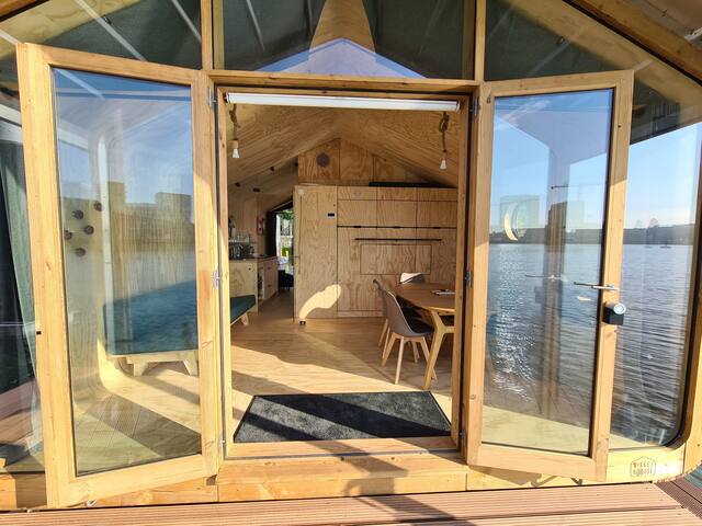 Wikkelboat 2 @ Floating Rotterdam Rijnhaven