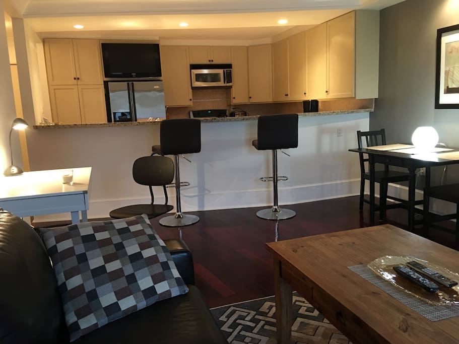 Great kitchen/ bar for entertaining