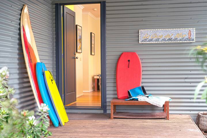 La Casa del Mar beach house with Lorne bay views gallery image 3