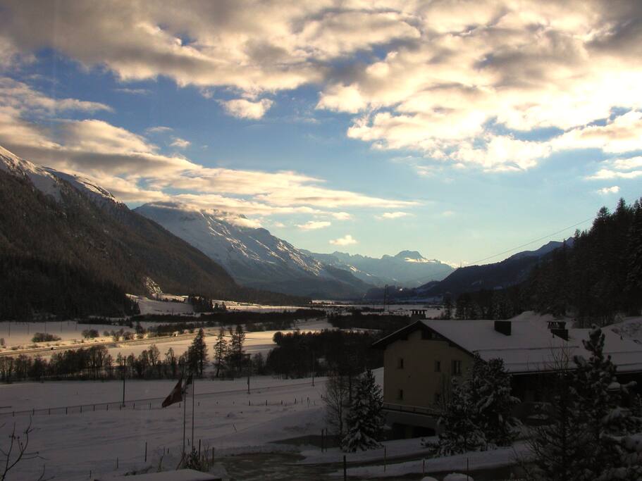 Aussicht vom Wohnzimmerfenster nach links