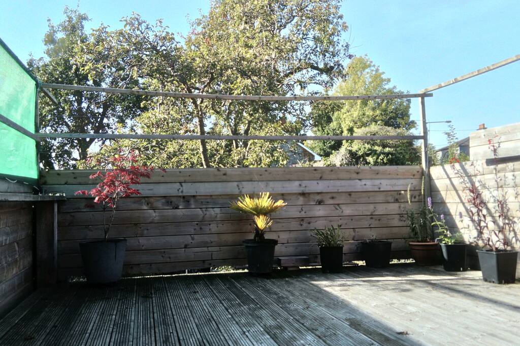 shared terrace, outside space for smoking and in summer BBQ