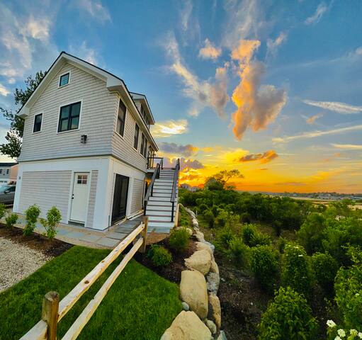 Luxurious Waterfront Beach House at Matunuck beach gallery image 4