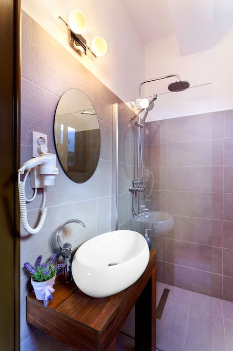 Main Bathroom