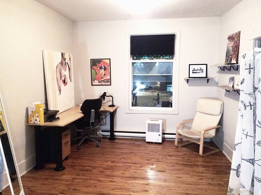 work spage, spacious and bright