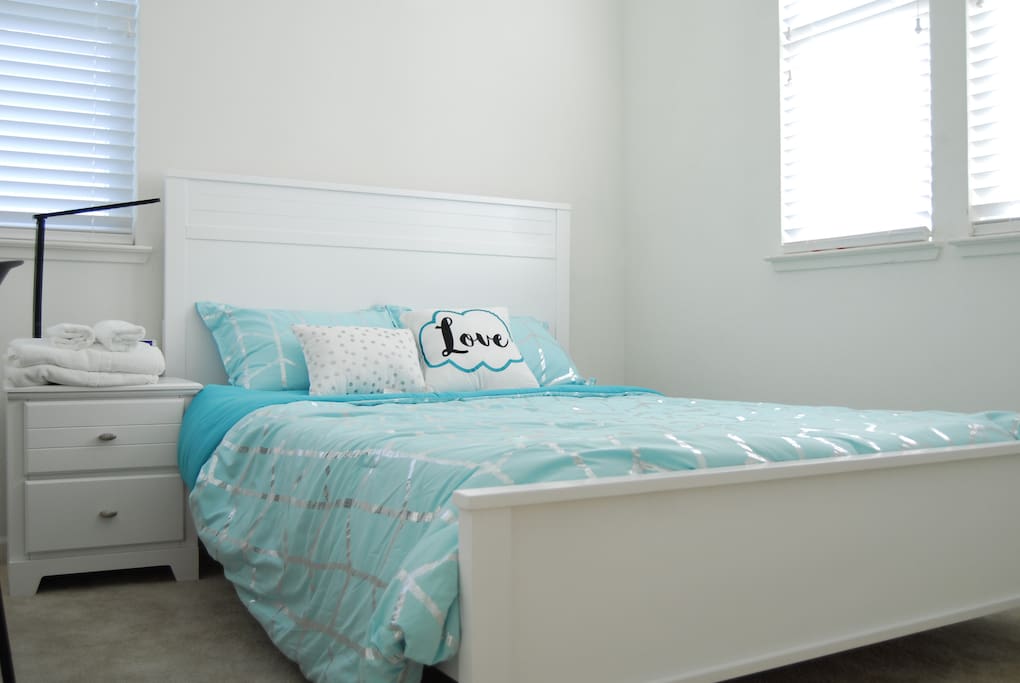 You'll be staying in a newly furnished room with a full size bed, lamp, hamper, hangers, body towels, face towels, side table and spacious closet.