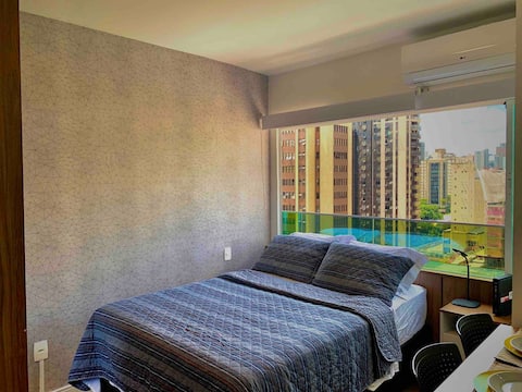 Studio na Savassi -Ar Cond., Piscinas, Acad., Vaga