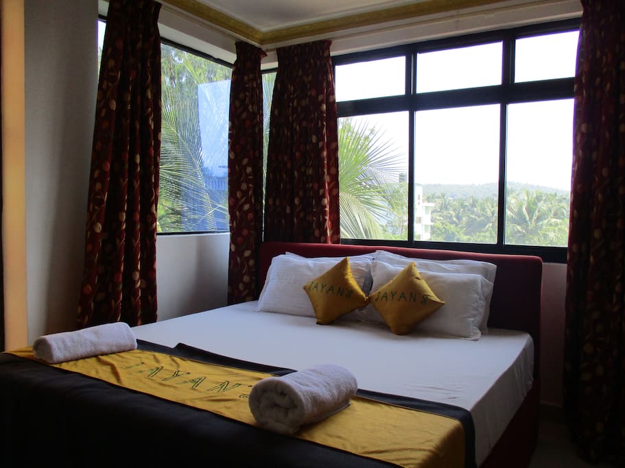 Deluxe Suite - bedroom