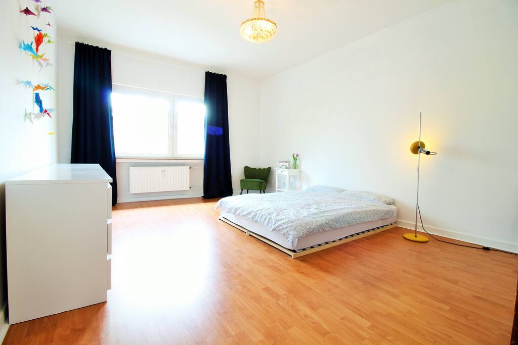 The whole room is ideal to recharge your batteries after a busy day in the city.