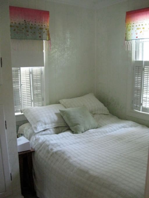 A cosy bedroom