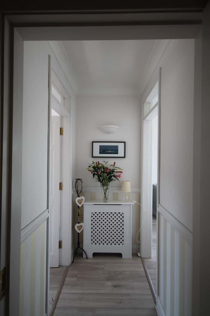 Couloir entre la cuisine et la chambre
