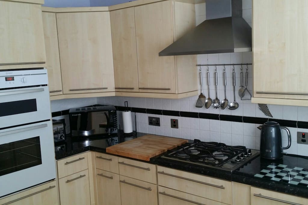 Fully fitted kitchen..