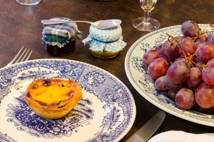 ⭐Stylish 2 Bedroom Apartment in Historical Center⭐ gallery image 5