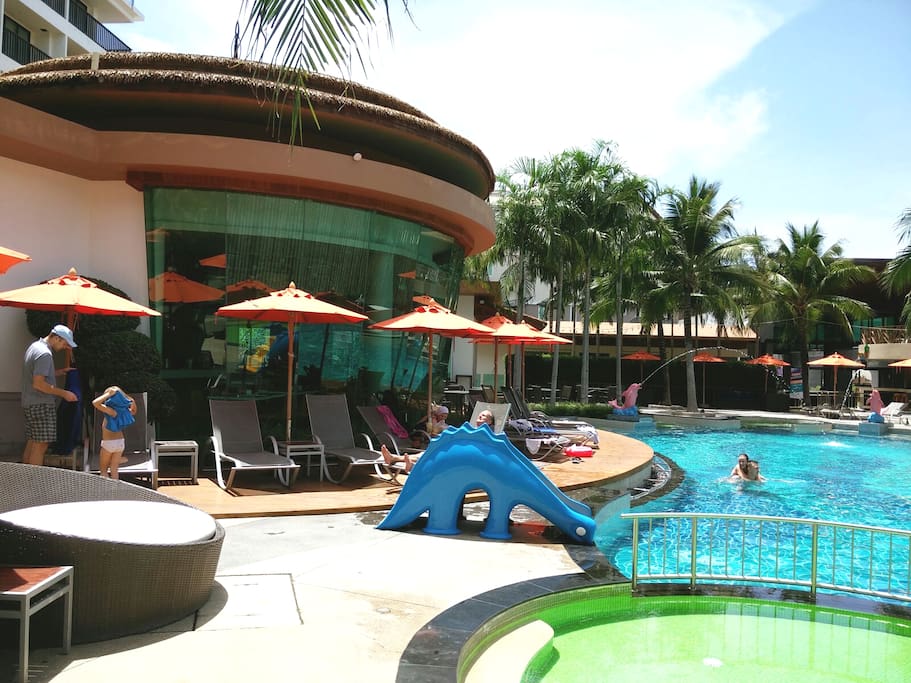 Swimming pools, restaurant and bar
