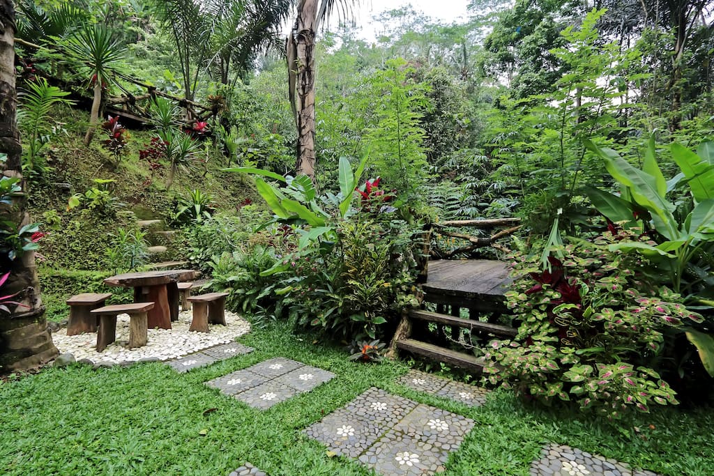  Bali Jungle Huts  room gondavari Huts  for Rent in 