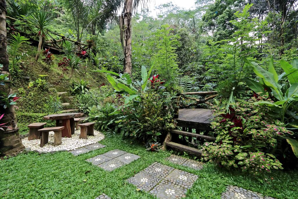  Bali Jungle Huts  room gondavari Huts  for Rent in 