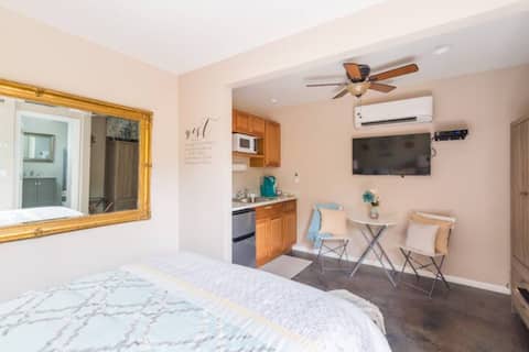 Successful Airbnb property: Cozy Casita in the Heart of Palm Desert in Palm Desert