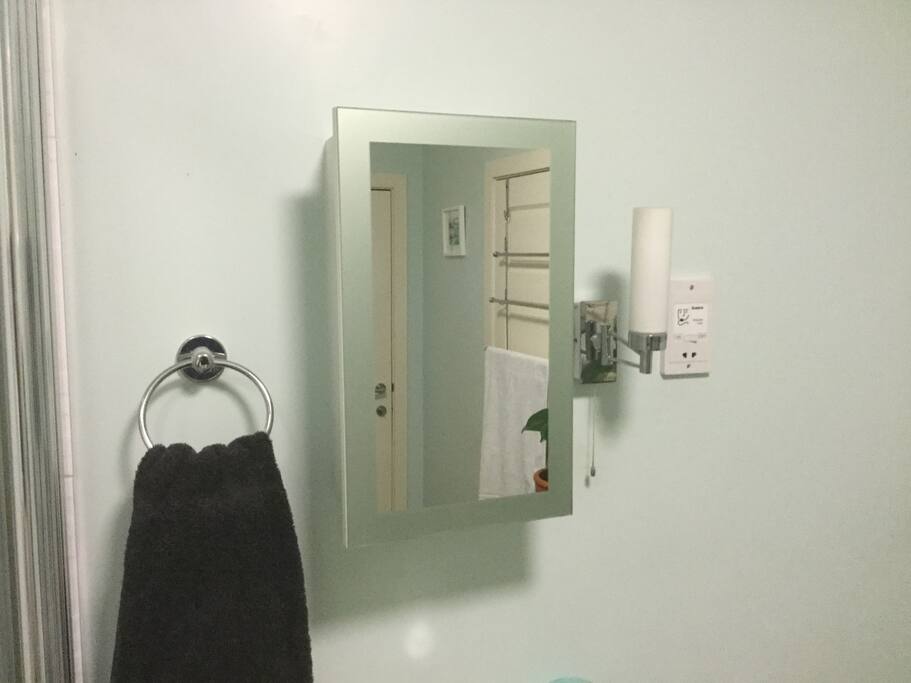 Bathroom cabinet