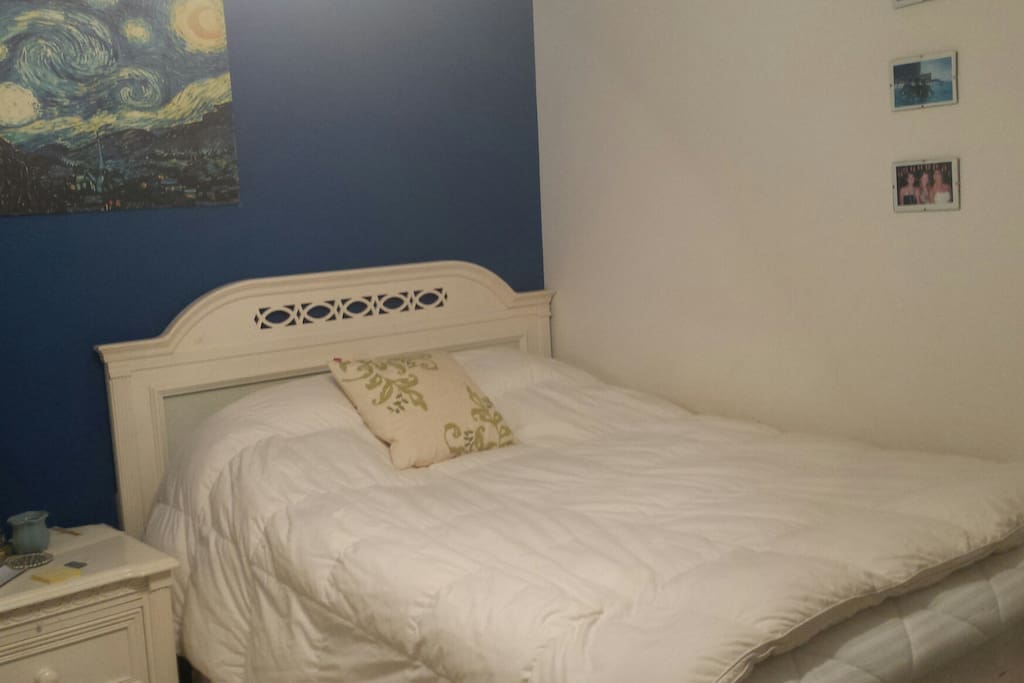 2nd bedroom, full bed
