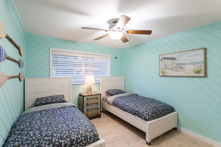 2nr საძინებელი, 2 ტყუპი საწოლი