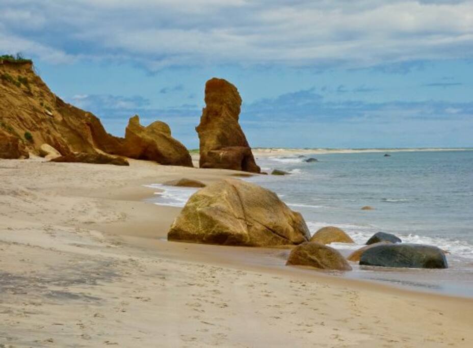 Access to the extraordinary Lucy Vincent Beach -- Chilmark onwners and tenants only.
